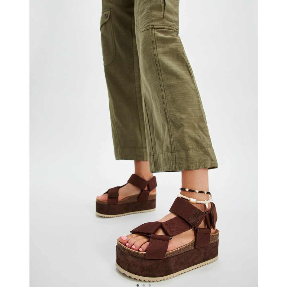 Free People | Rule Breaker Remix Flatforms Sandals size 40